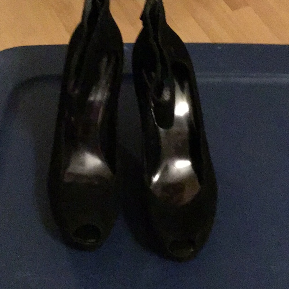 Black suede Nine West wedges